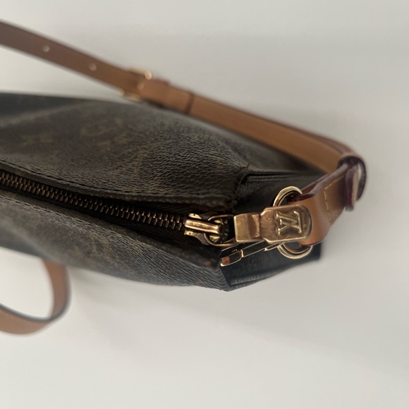 Louis Vuitton Brown Monogram Toilette 25 - Picture 3 of 11